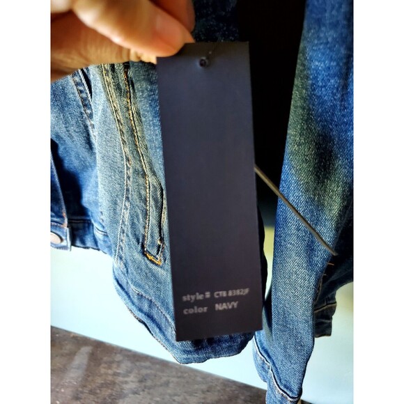 Black Label C’est Toi Women's Sz 3XL Distress Denim Navy Faux Fur Button Jacket - Picture 12 of 16